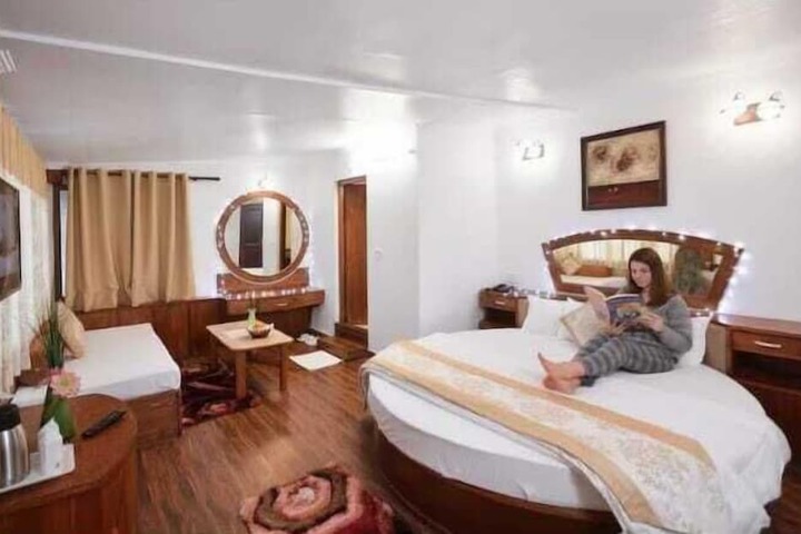 Room 13 of 22