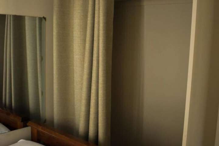 Room 8 of 73