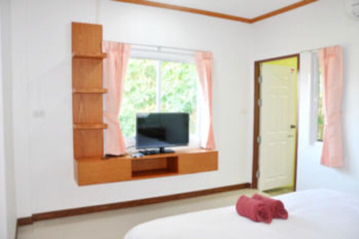 Room 8 of 9