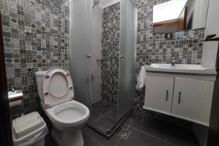 Room 25 of 29