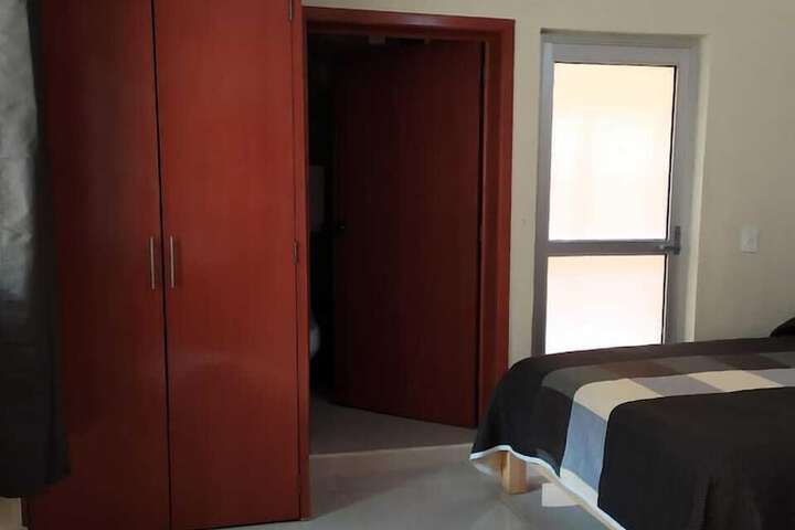 Room 4 of 18