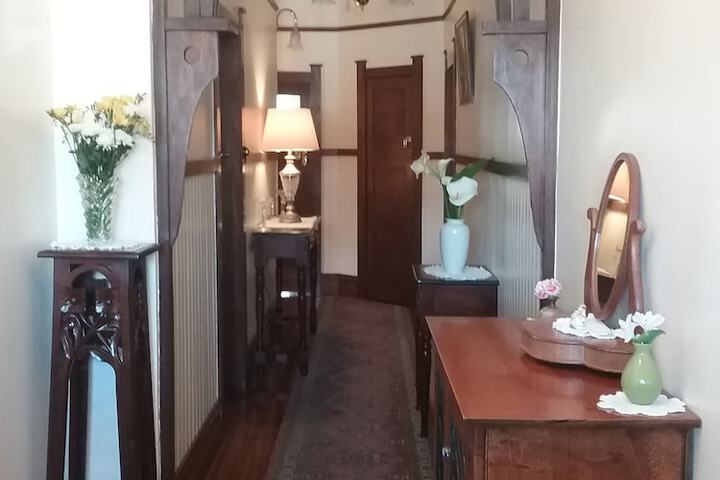Ballroom/Hall 17 of 20