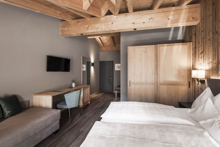 Room 5 of 29