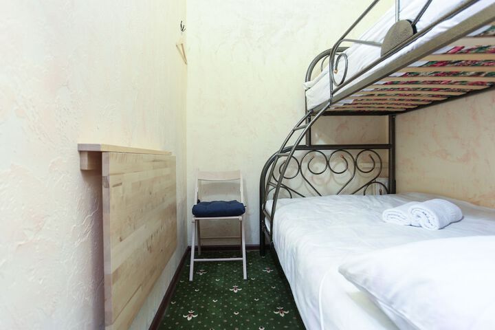 Room 16 of 22