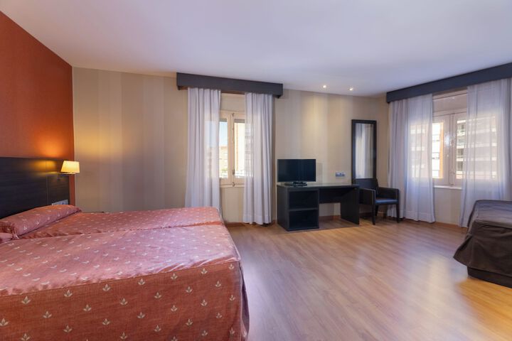 Room 18 of 65