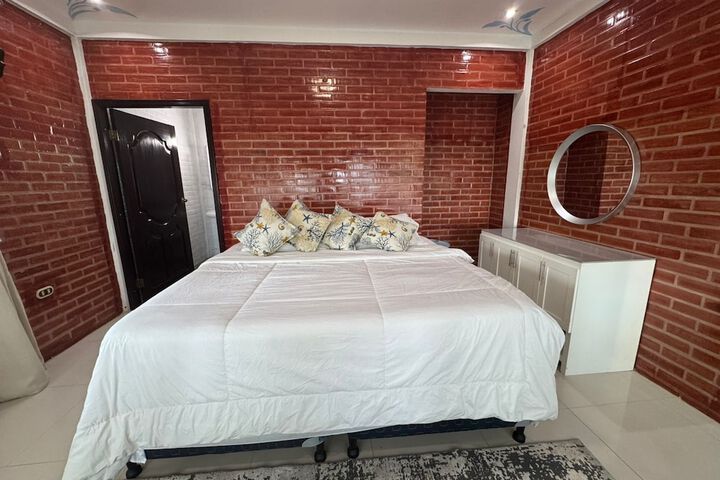 Room 3 of 10