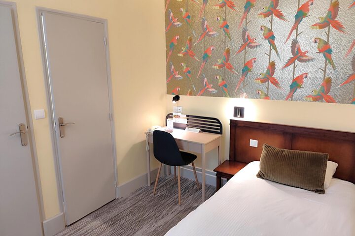 Room 45 of 103
