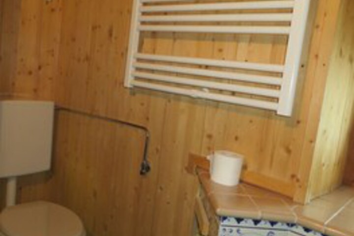 Room 6 of 34