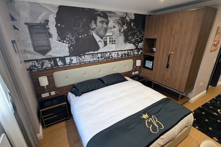 Room 82 of 117