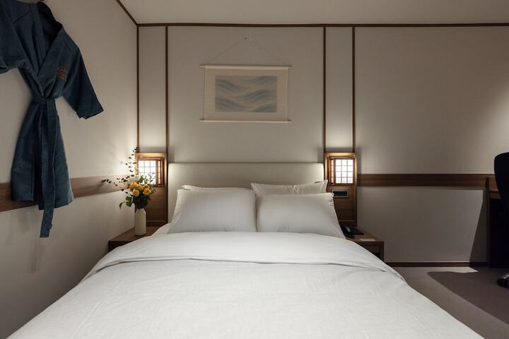 Room 3 of 51