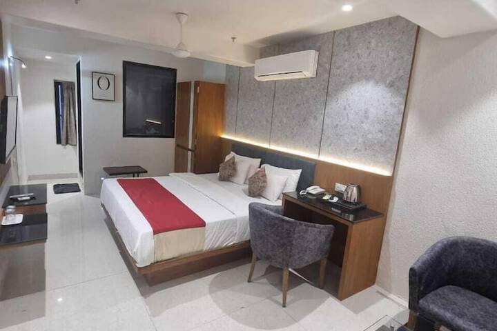 Room 9 of 38