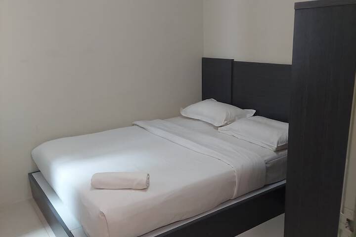 Room 8 of 44