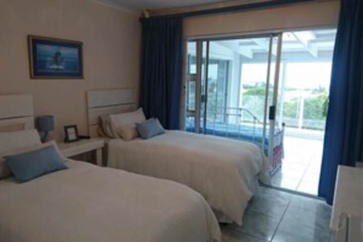 Room 10 of 27