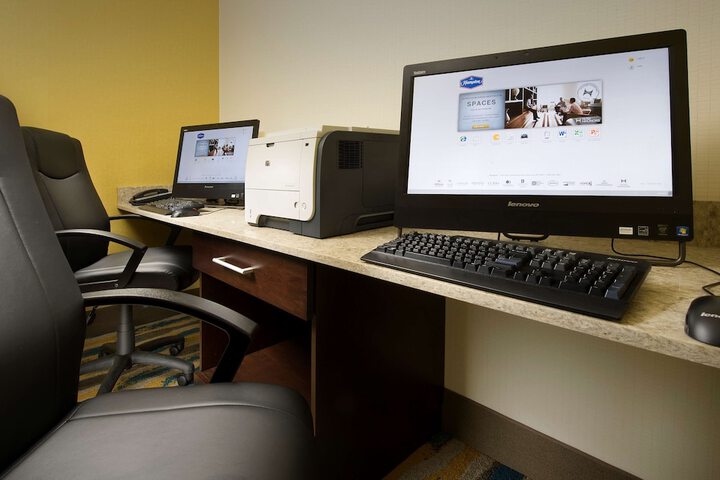 Business Center 21 of 23