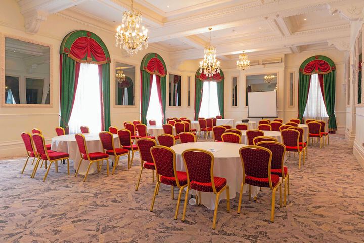 Ballroom/Hall 72 of 79