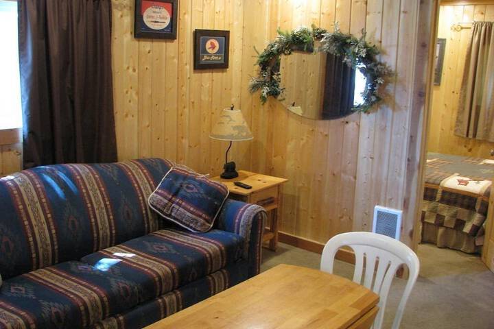 Room 4 of 33