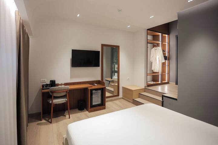 Room 112 of 198