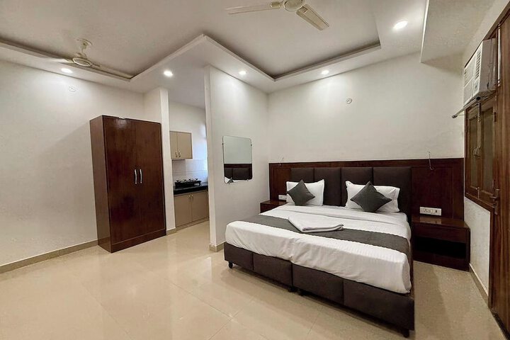 Room 8 of 26