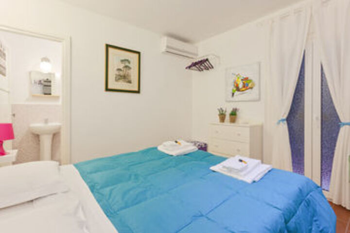 Room 169 of 477