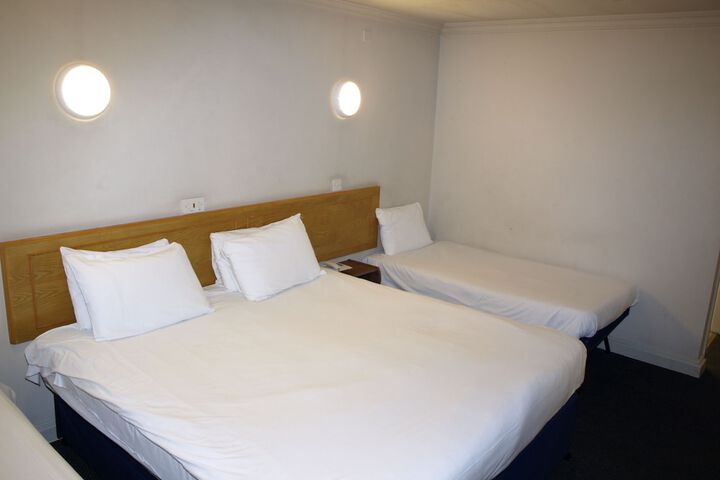 Room 71 of 236
