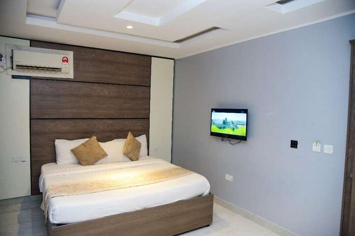 Room 50 of 78