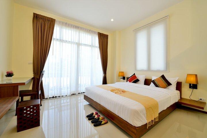 Room 6 of 72