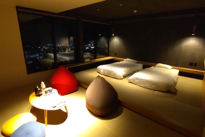 Room 17 of 68