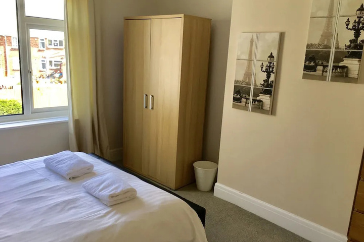Room 3 of 16