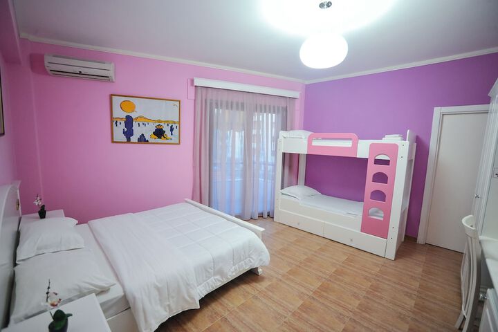 Room 37 of 103