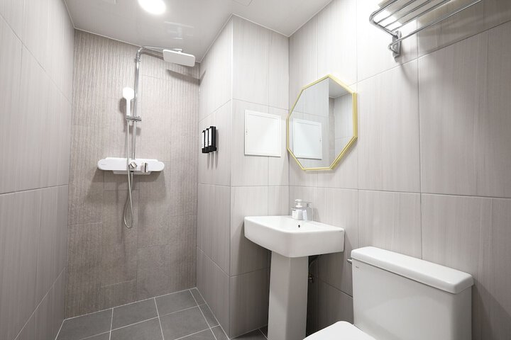 Room 44 of 62