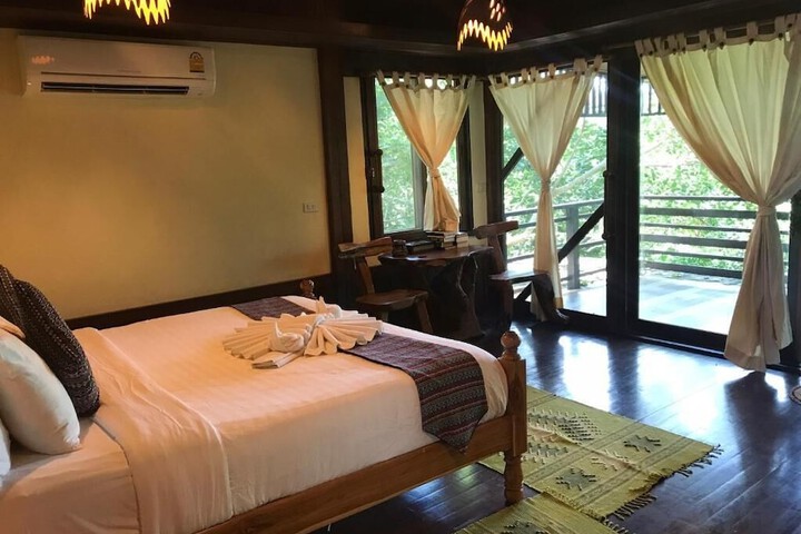 Room 28 of 140