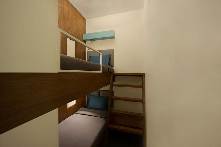 Room 16 of 22