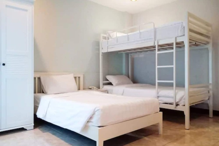 Room 12 of 81