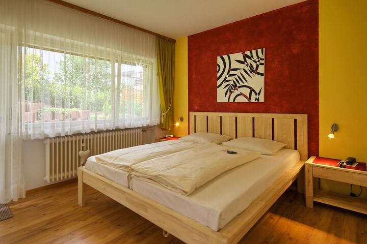 Room 4 of 42