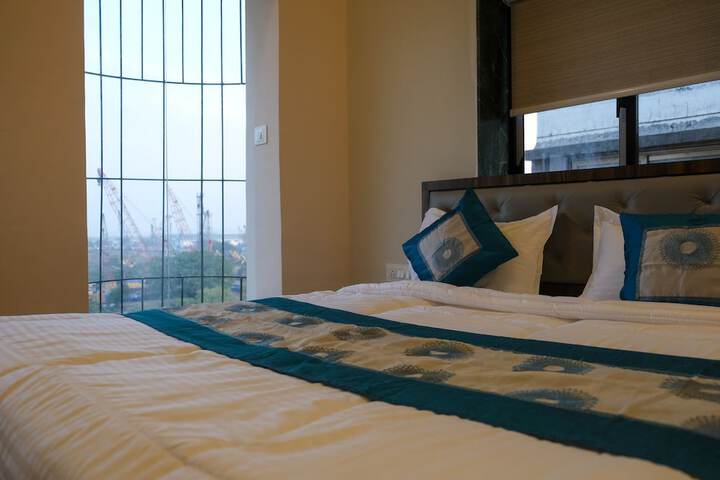 Room 13 of 23