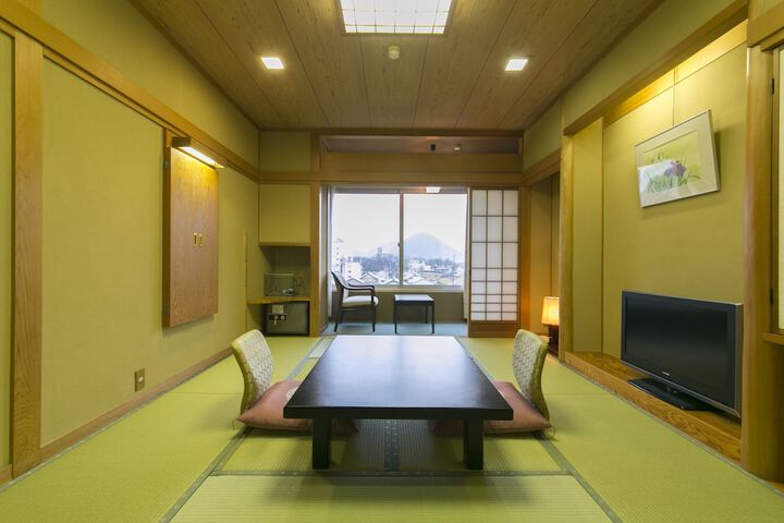 Room 18 of 105