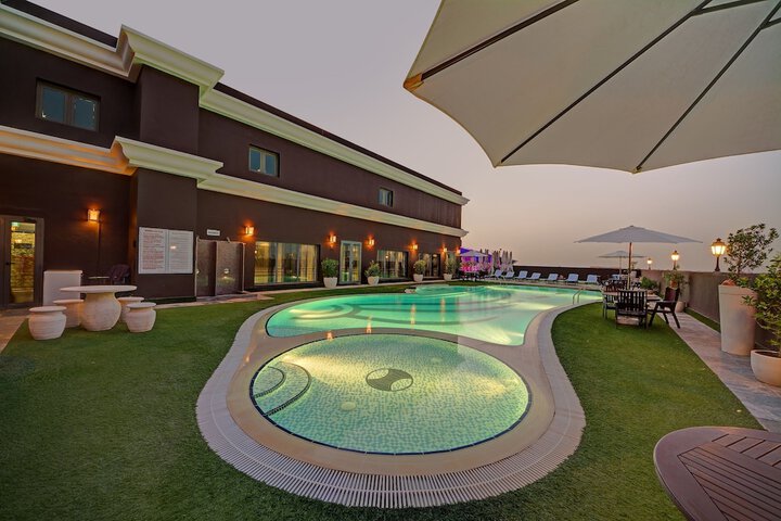 Pool 49 of 75