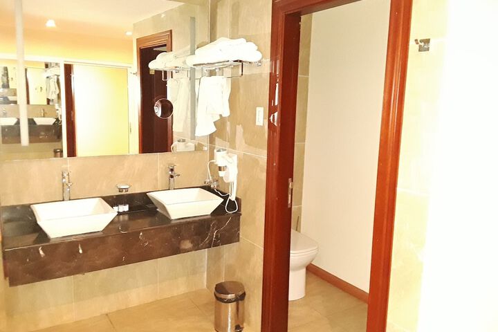 Room 35 of 54