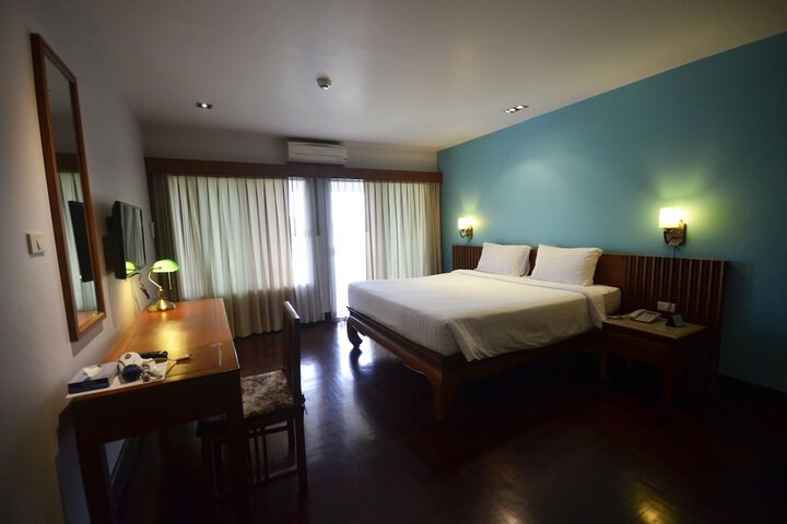 Room 19 of 35