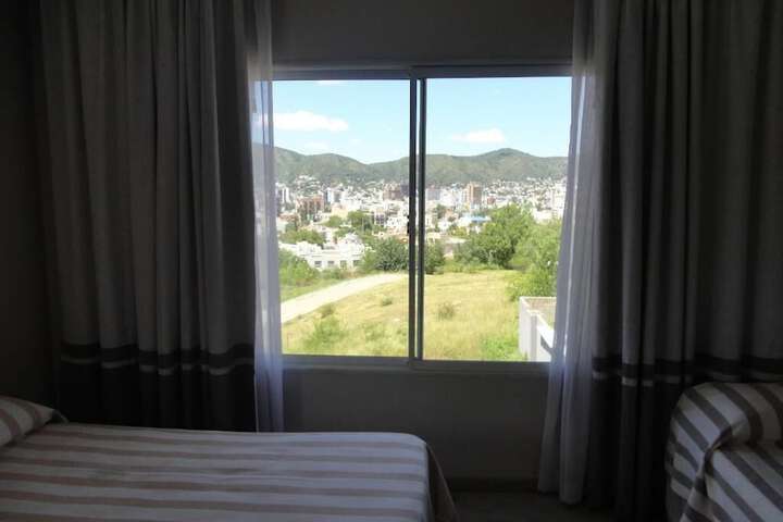 Room 7 of 16