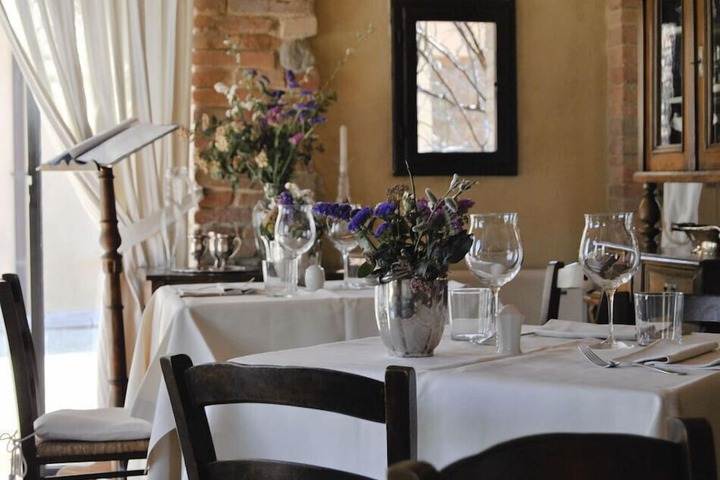 Dining 84 of 123