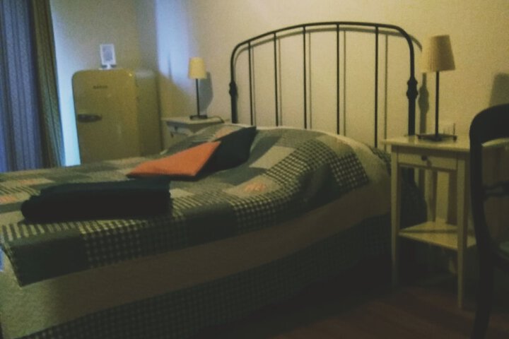 Room 5 of 16