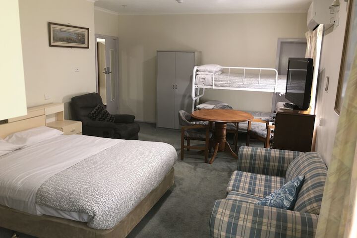 Room 5 of 19