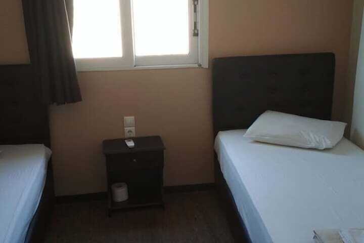 Room 11 of 48