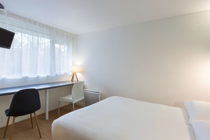 Room 12 of 36