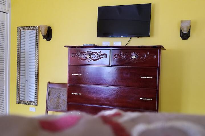 Room 9 of 34