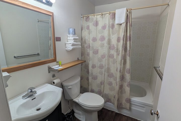 Room 30 of 34