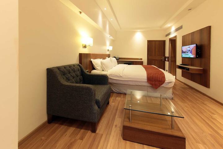 Room 20 of 38