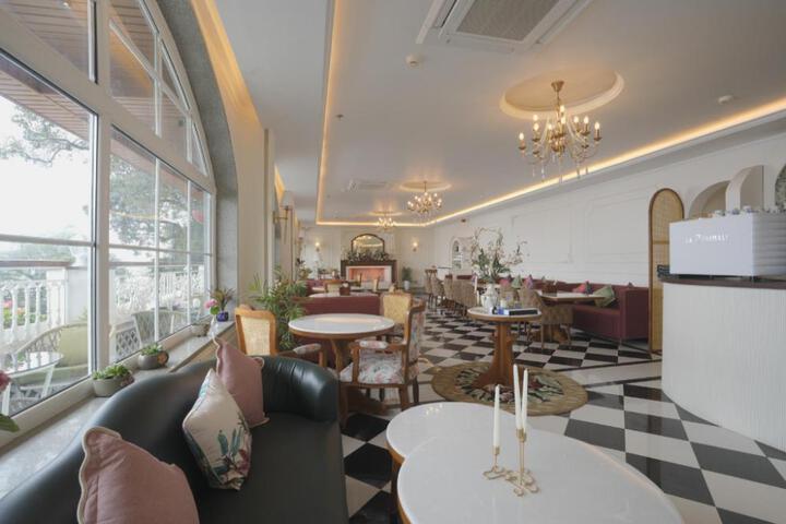 Mayfair Suites