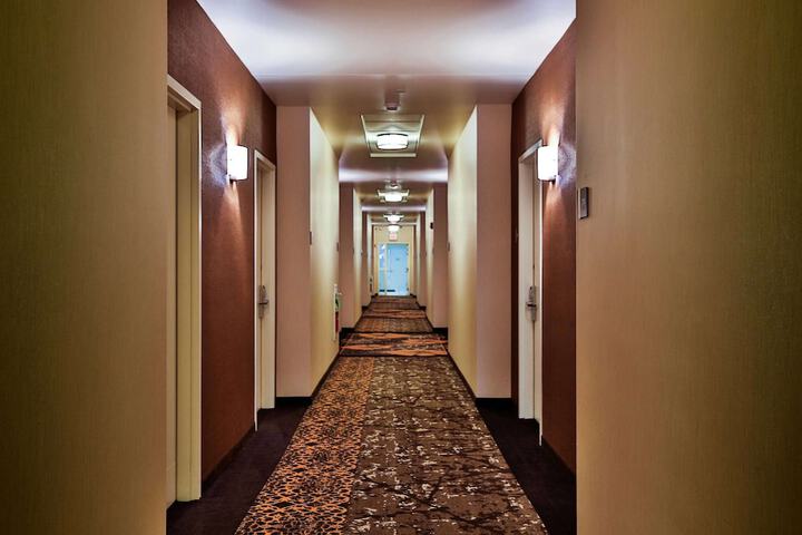 Hotel 74 of 76